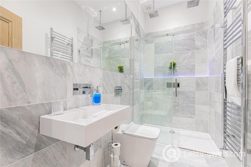 Property to rent in Union Street, Aberdeen, AB11