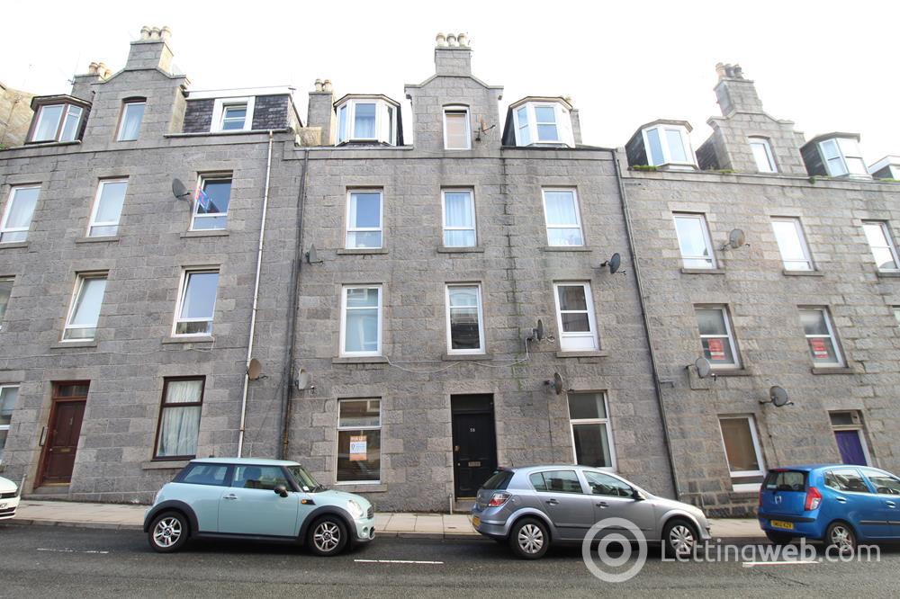 Property to rent in Esslemont Avenue, Rosemount, AB25