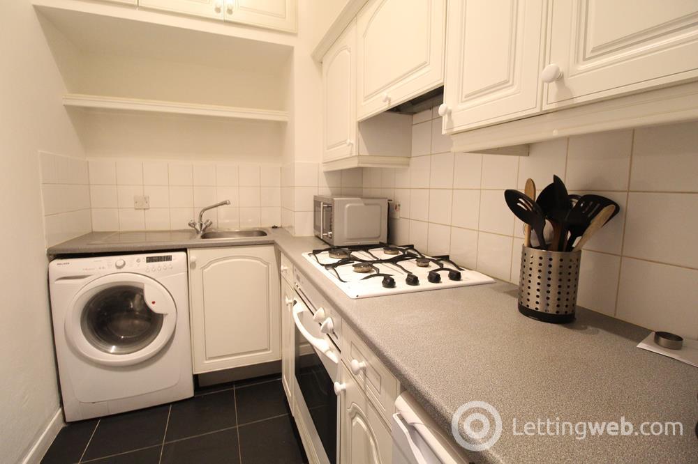 Property to rent in Esslemont Avenue, Rosemount, AB25