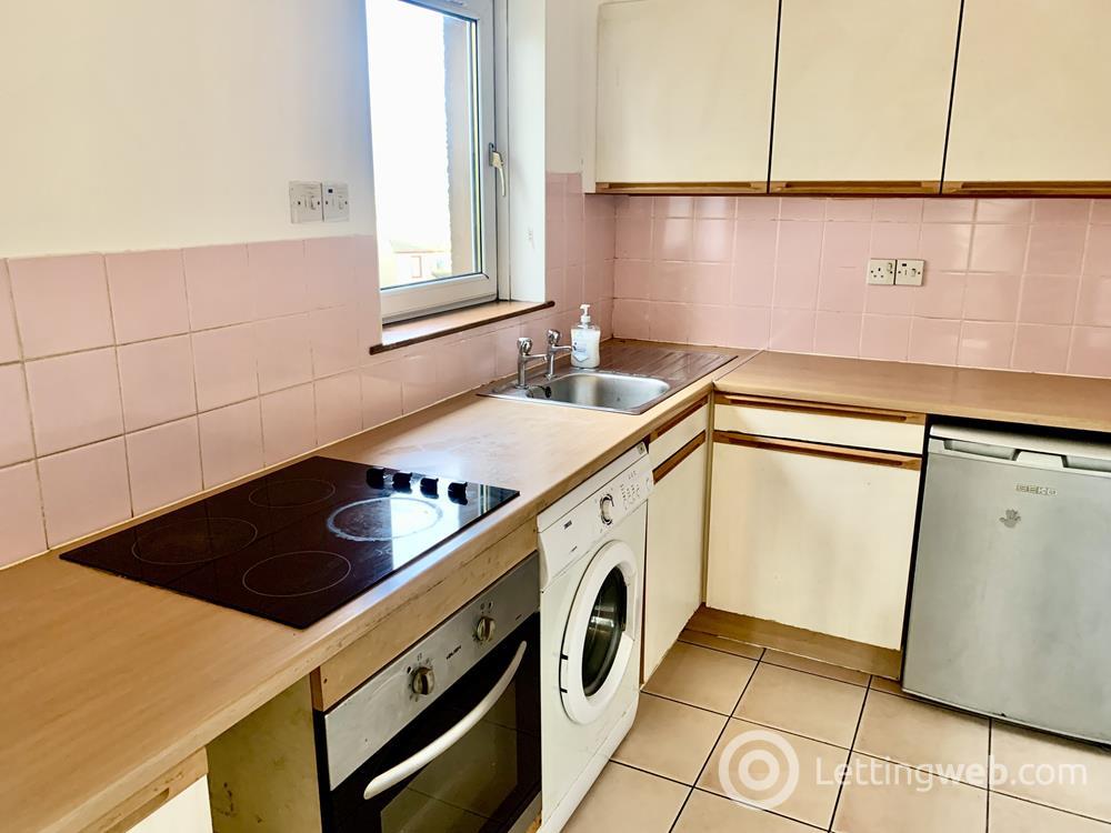 Property to rent in Lee Crescent  North, Bridge of Don,  First Floor, AB22