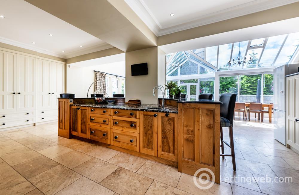 Property to rent in King's Gate, Aberdeen, AB15