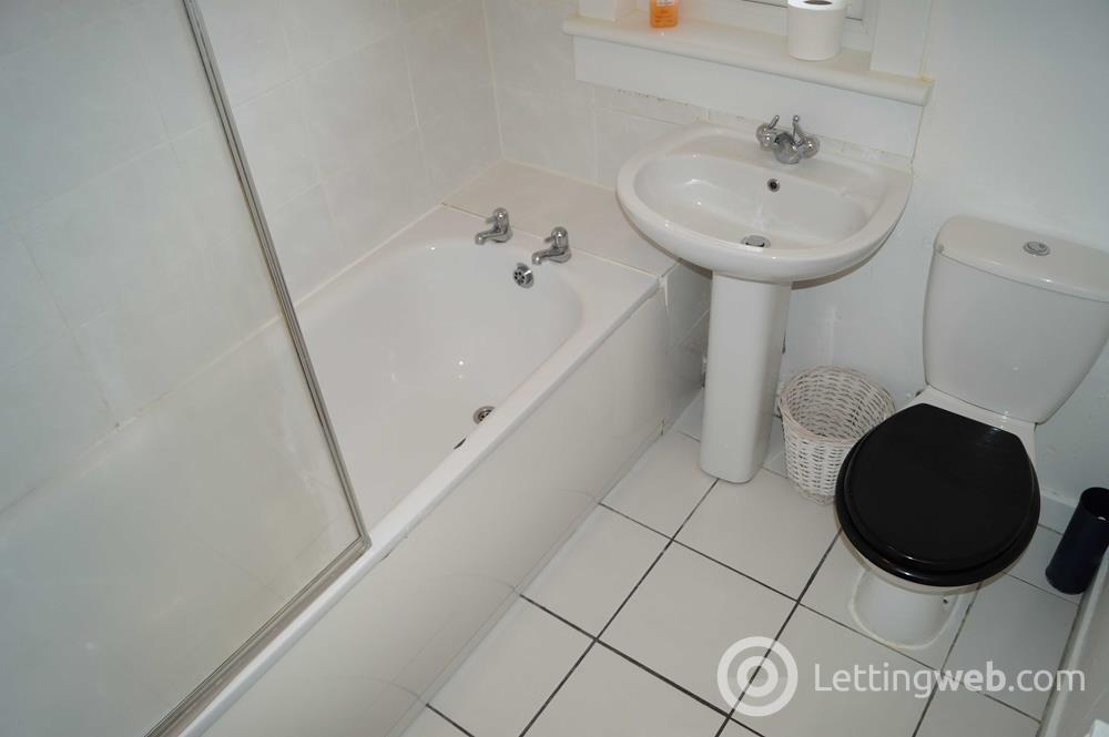 Property to rent in Bedford Avenue, Flat E, Second Floor, AB24