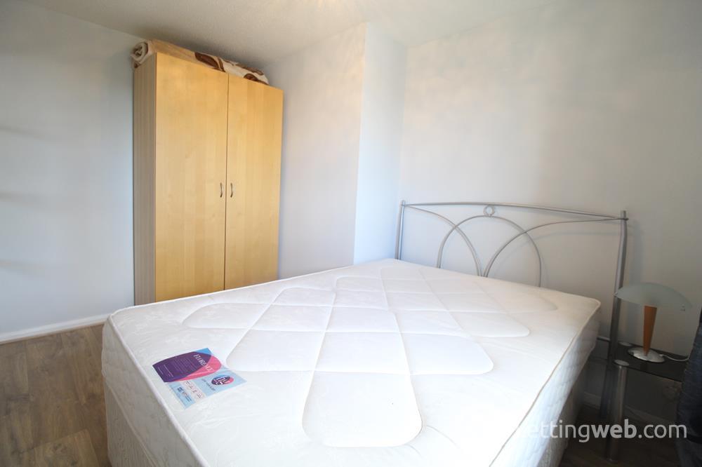 Property to rent in Gairn Terrace, Top floor, AB10