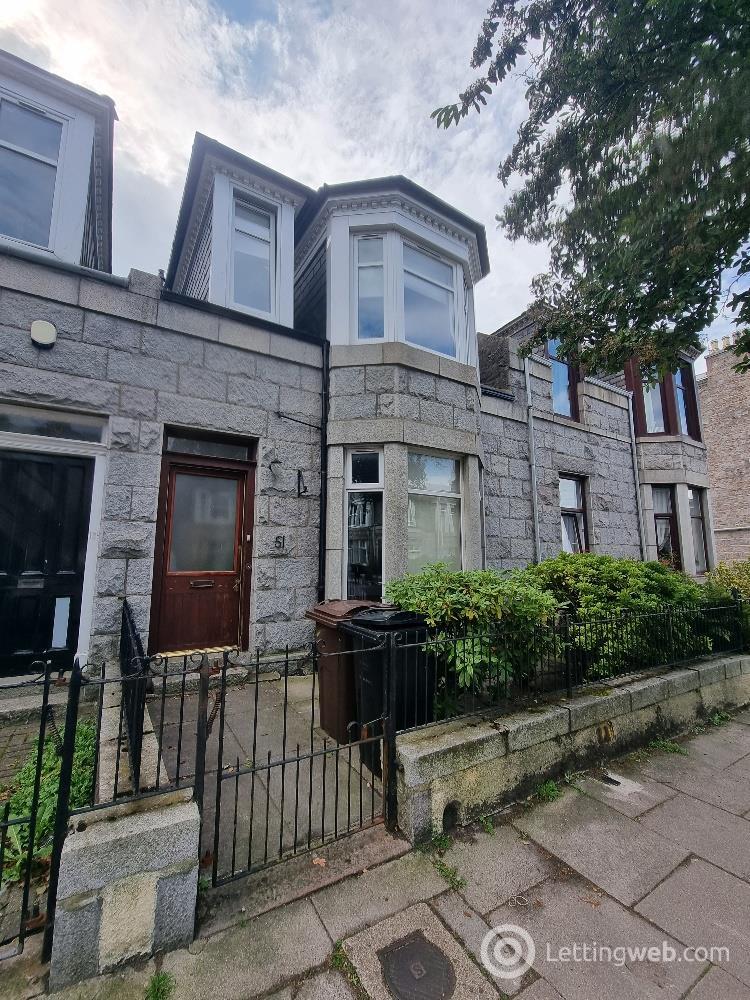 Property to rent in Bedford Place, Aberdeen, AB24