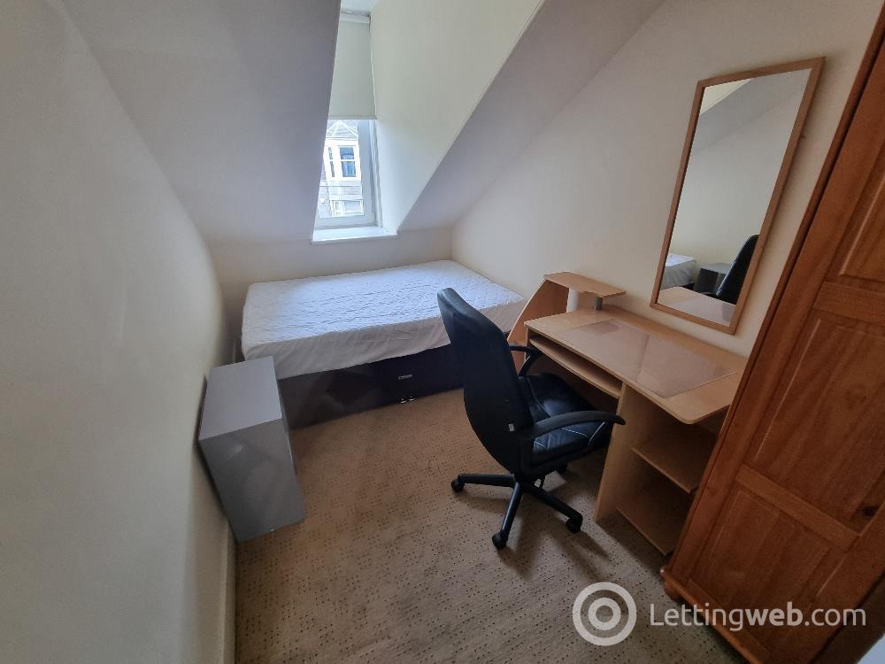 Property to rent in Bedford Place, Aberdeen, AB24