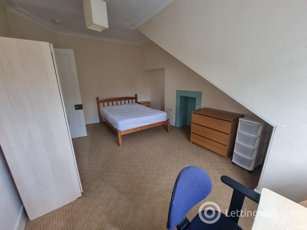 Property to rent in Bedford Place, Aberdeen, AB24