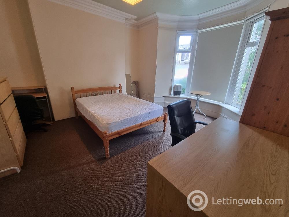 Property to rent in Bedford Place, Aberdeen, AB24