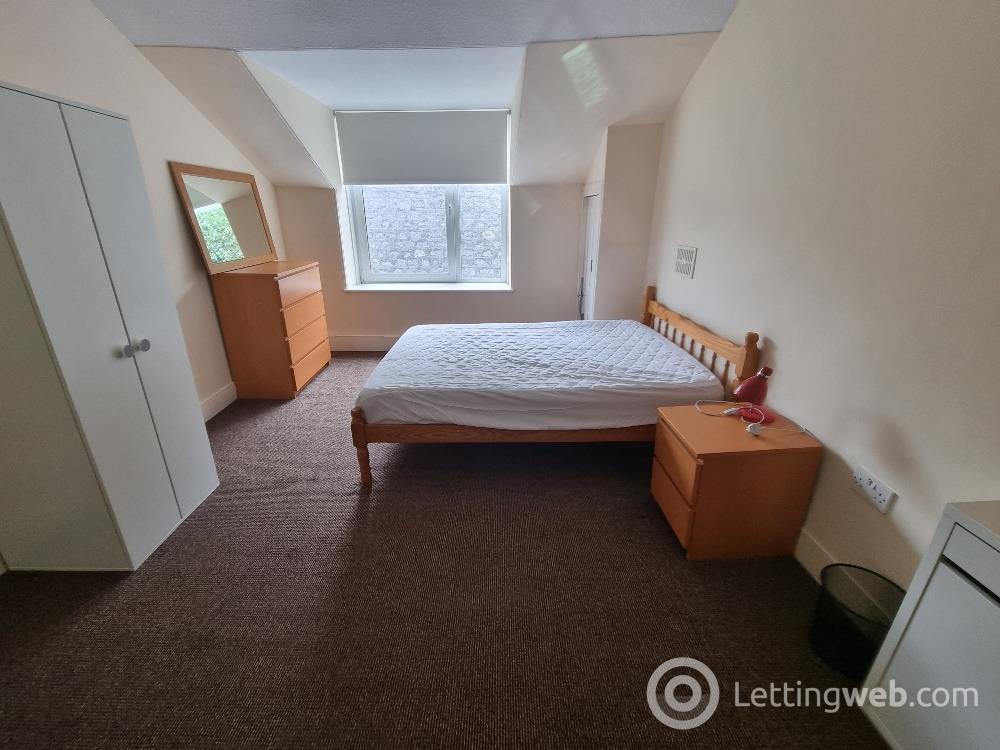 Property to rent in Bedford Place, Aberdeen, AB24
