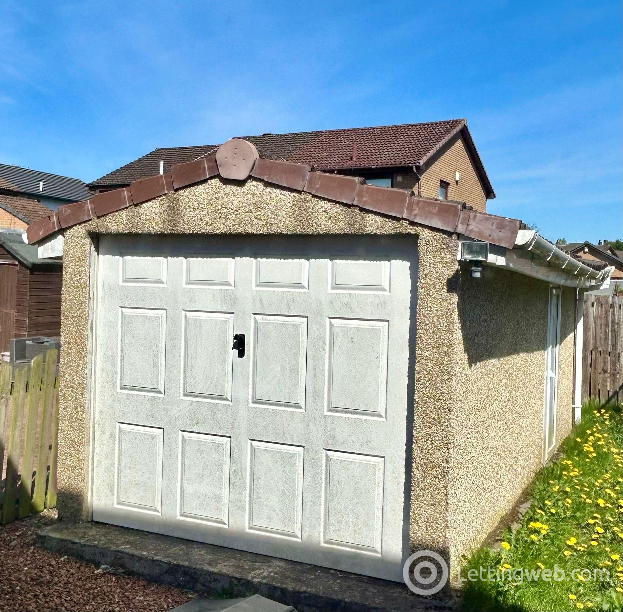 Property to rent in 48 Sherry Avenue, Holytown, Motherwell, ML1 4YB