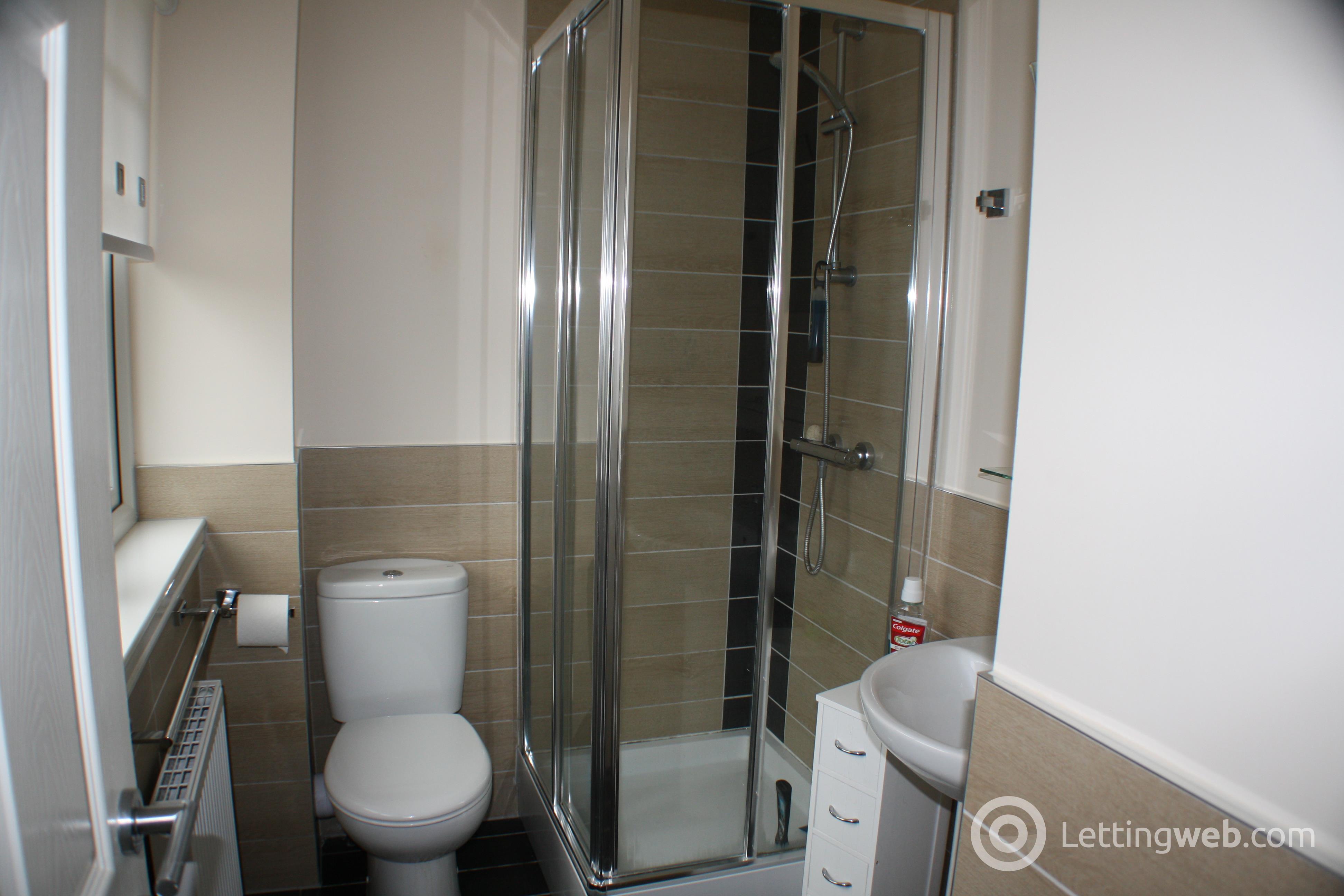 Property to rent in 29 Station Road, Carluke, ML8 5AA