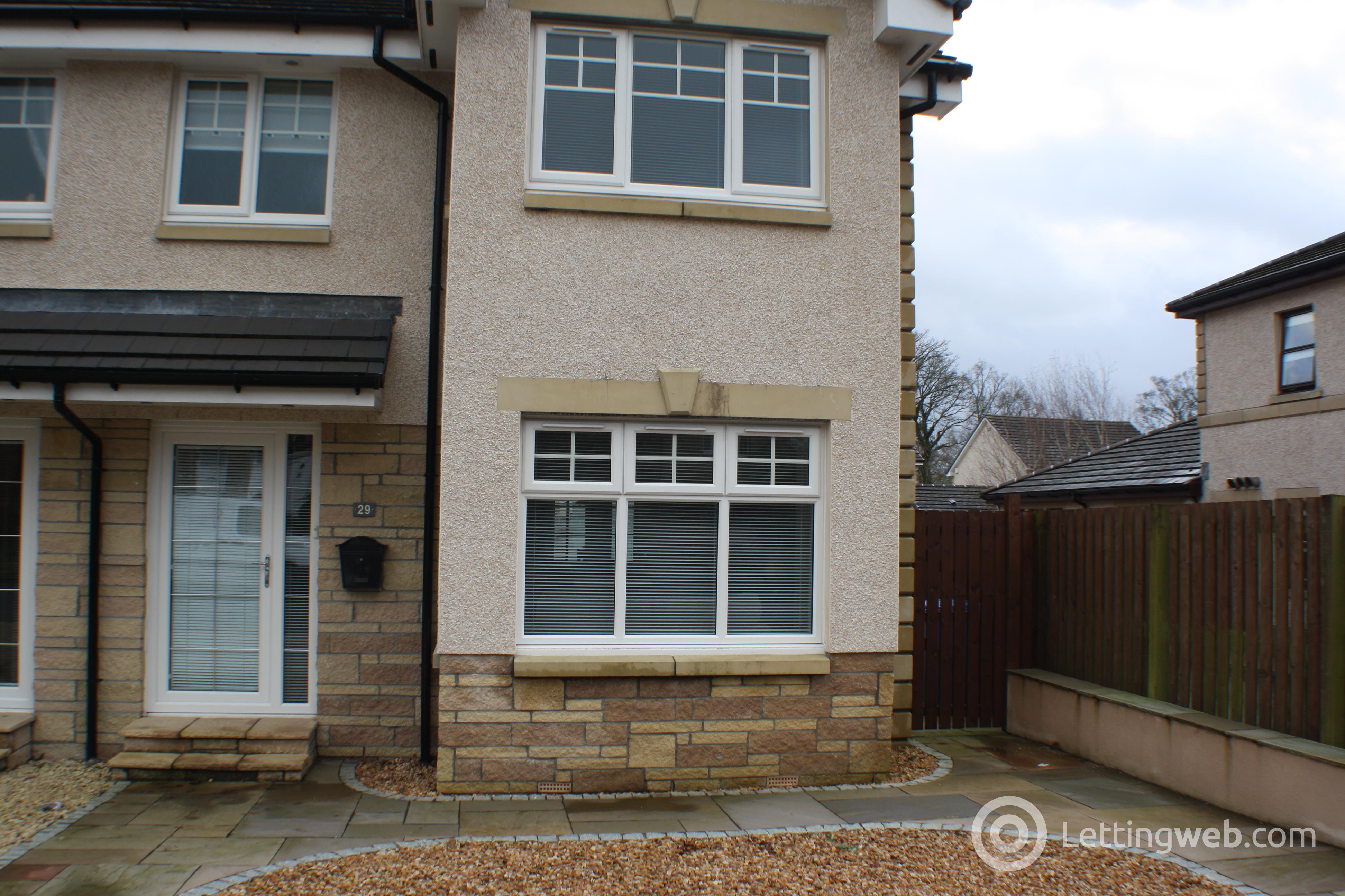 Property to rent in 29 Station Road, Carluke, ML8 5AA
