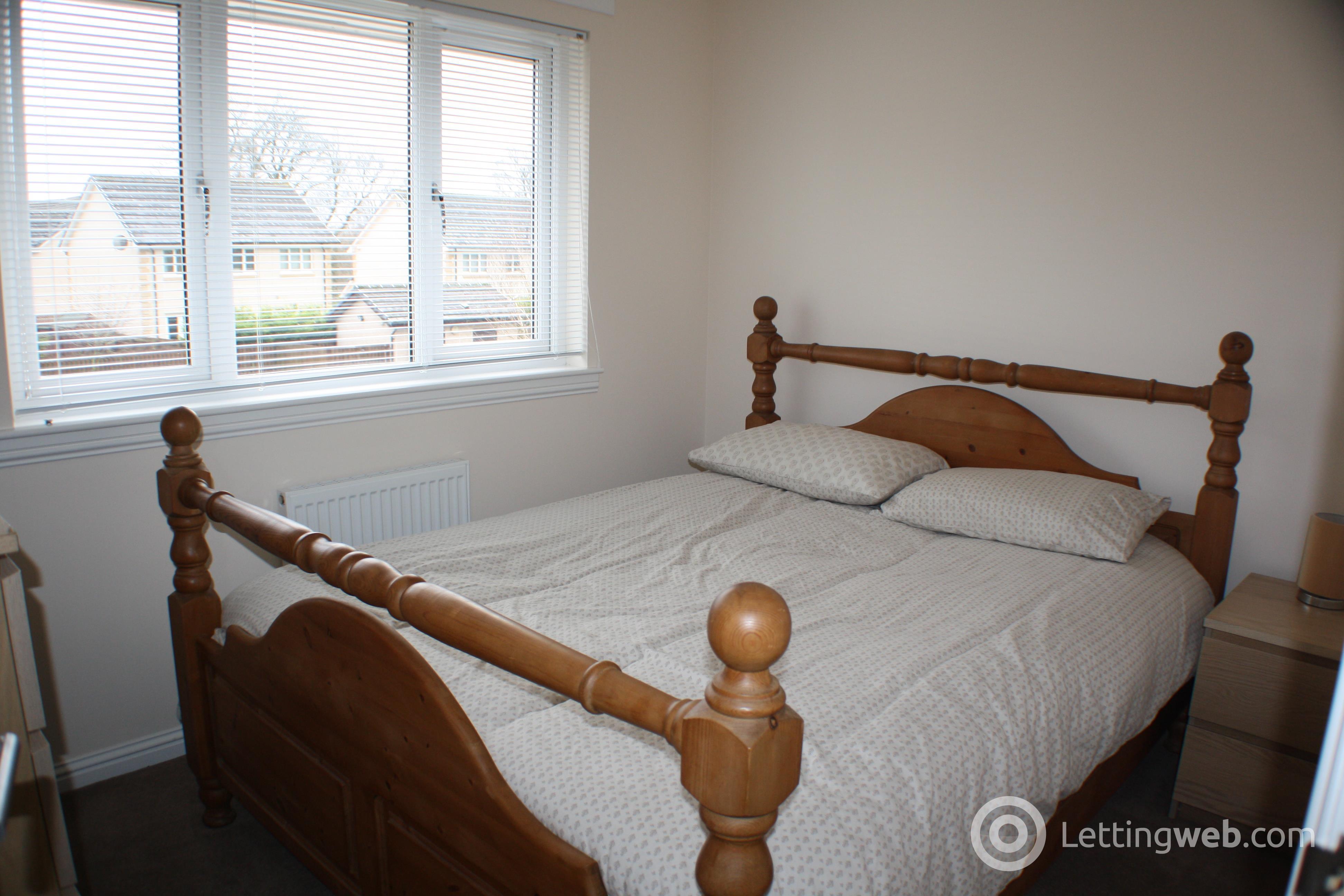 Property to rent in 29 Station Road, Carluke, ML8 5AA