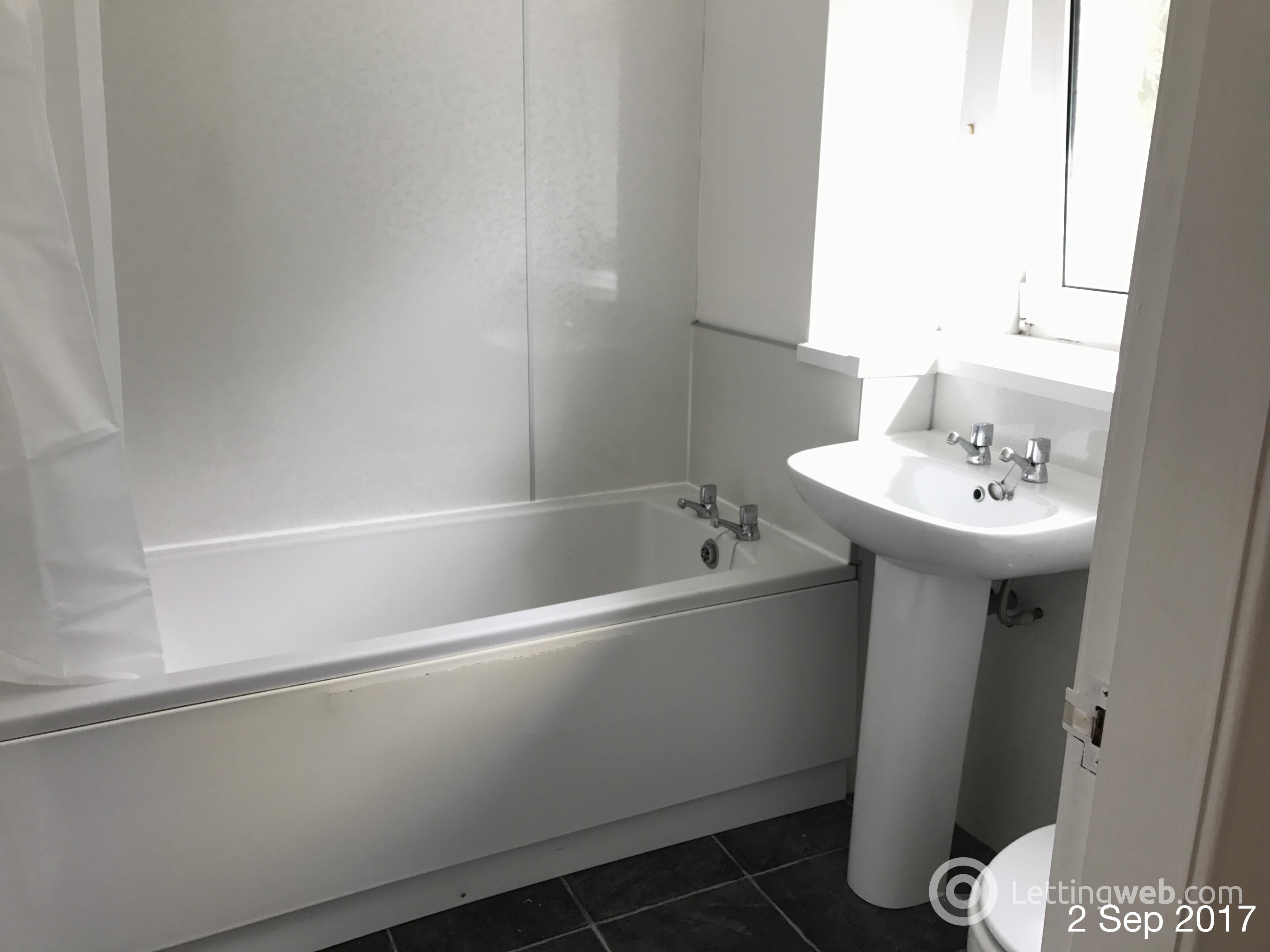 Property to rent in 11A, Crossclyde View, Crossford, Carluke, ML8 5NN