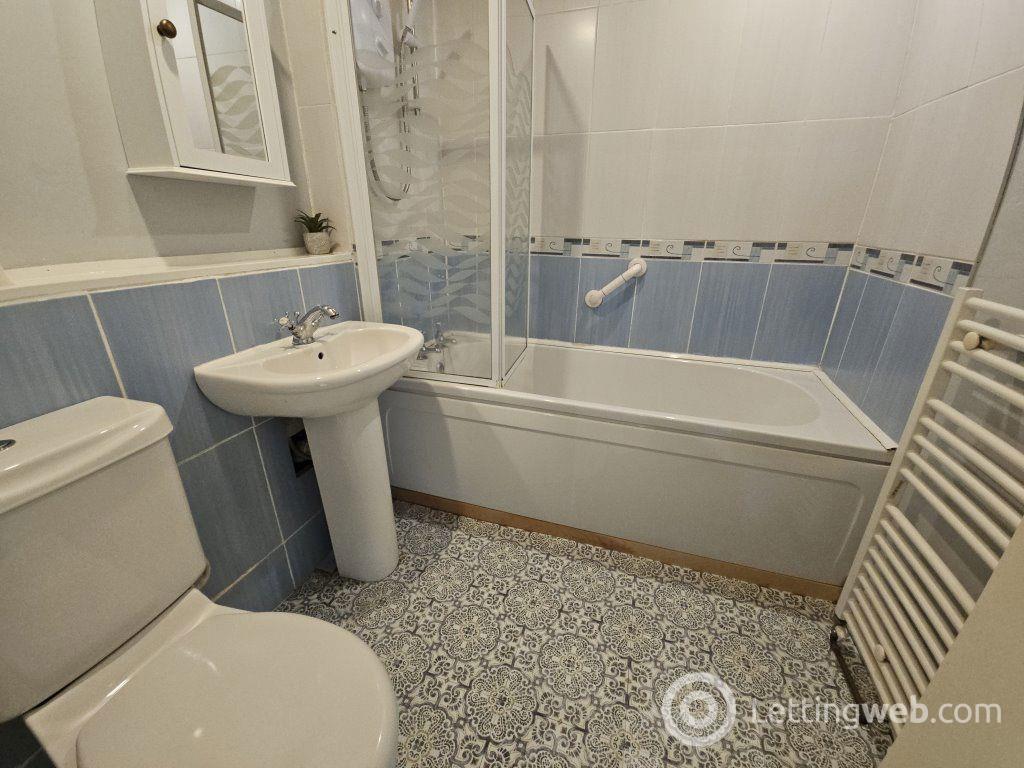 Property to rent in Tullideph Road, Dundee