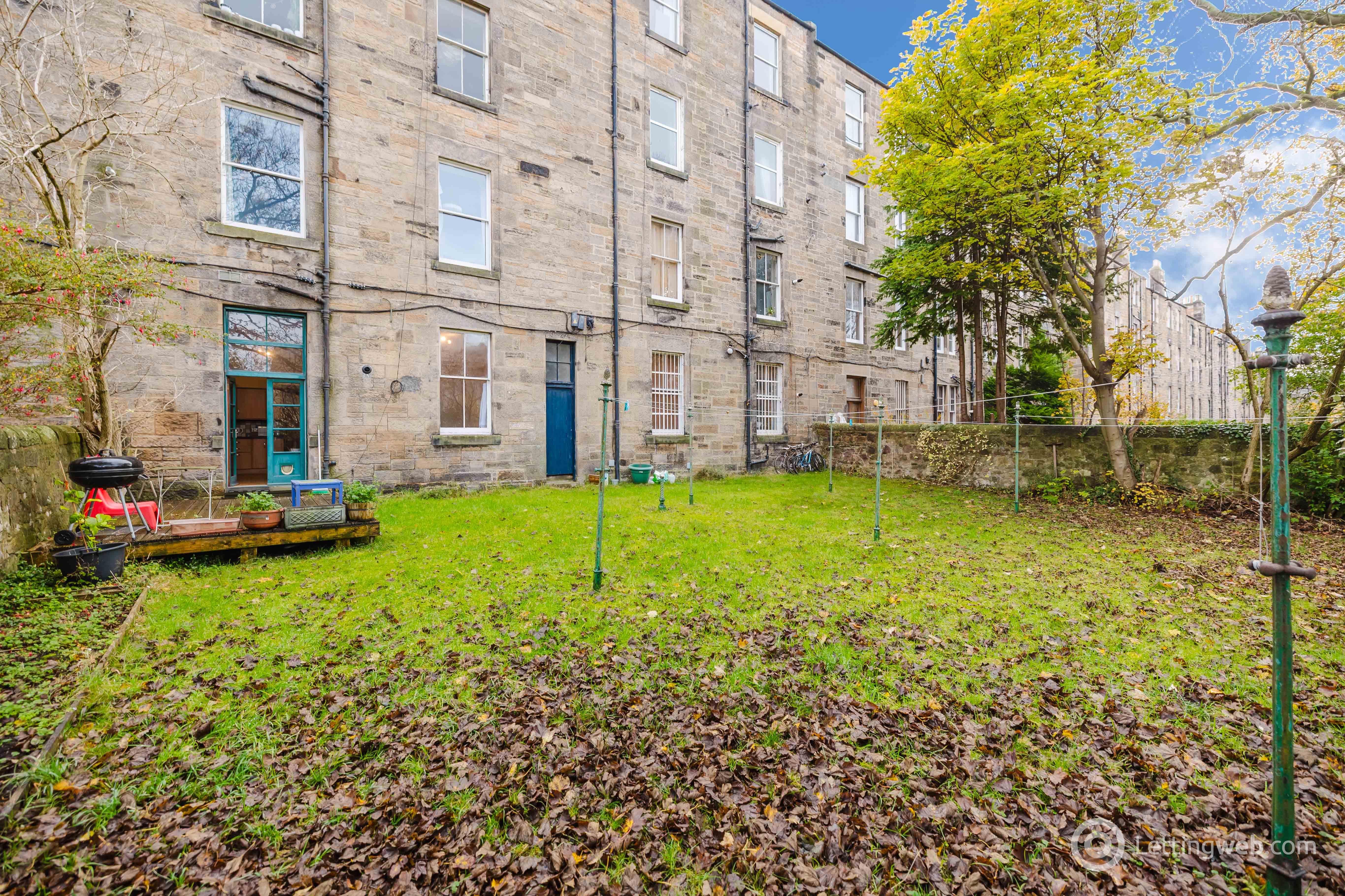 Property to rent in Lutton Place, Edinburgh, EH8