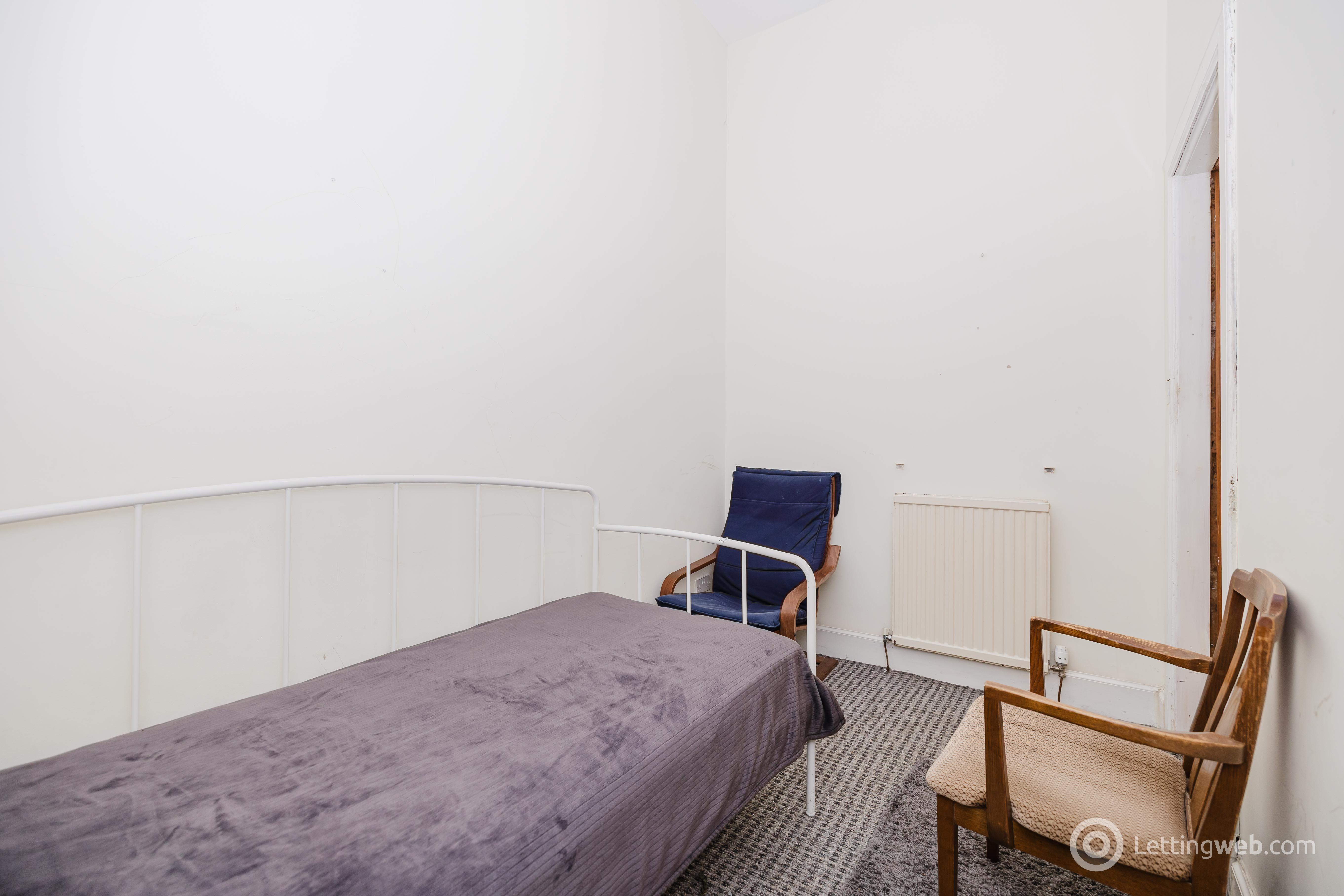 Property to rent in Lutton Place, Edinburgh, EH8