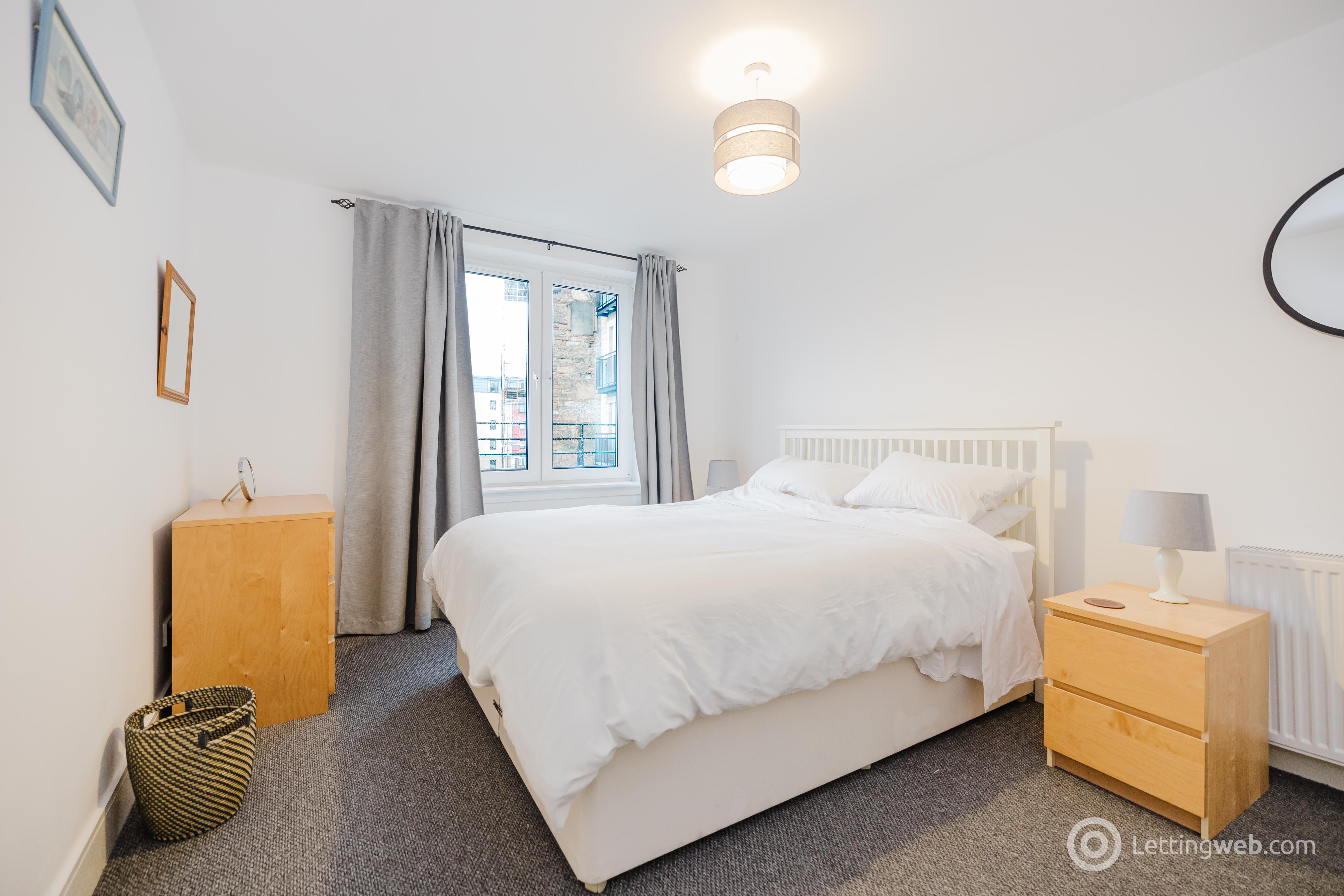 Property to rent in Hopetoun Crescent, Edinburgh, EH7