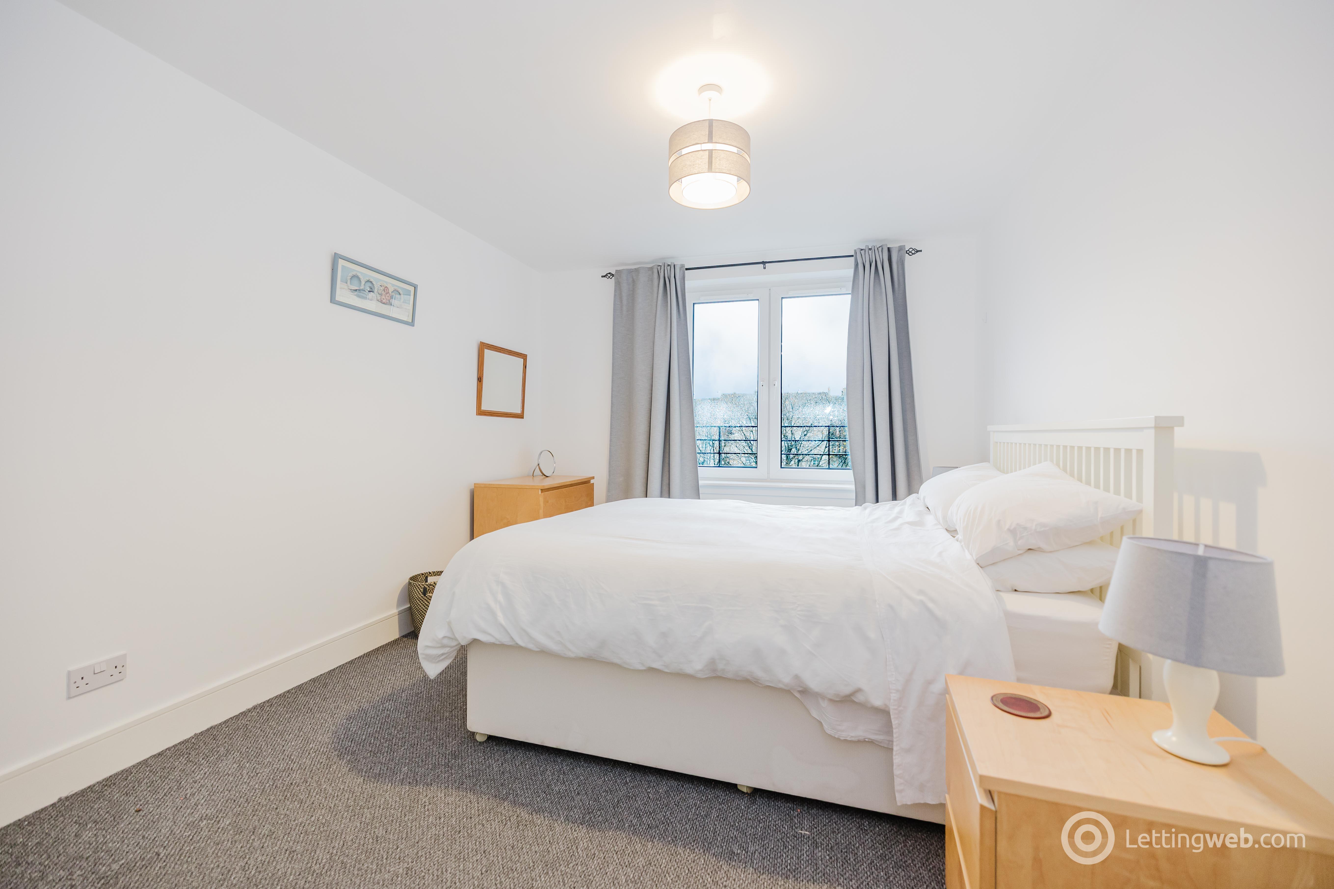 Property to rent in Hopetoun Crescent, Edinburgh, EH7