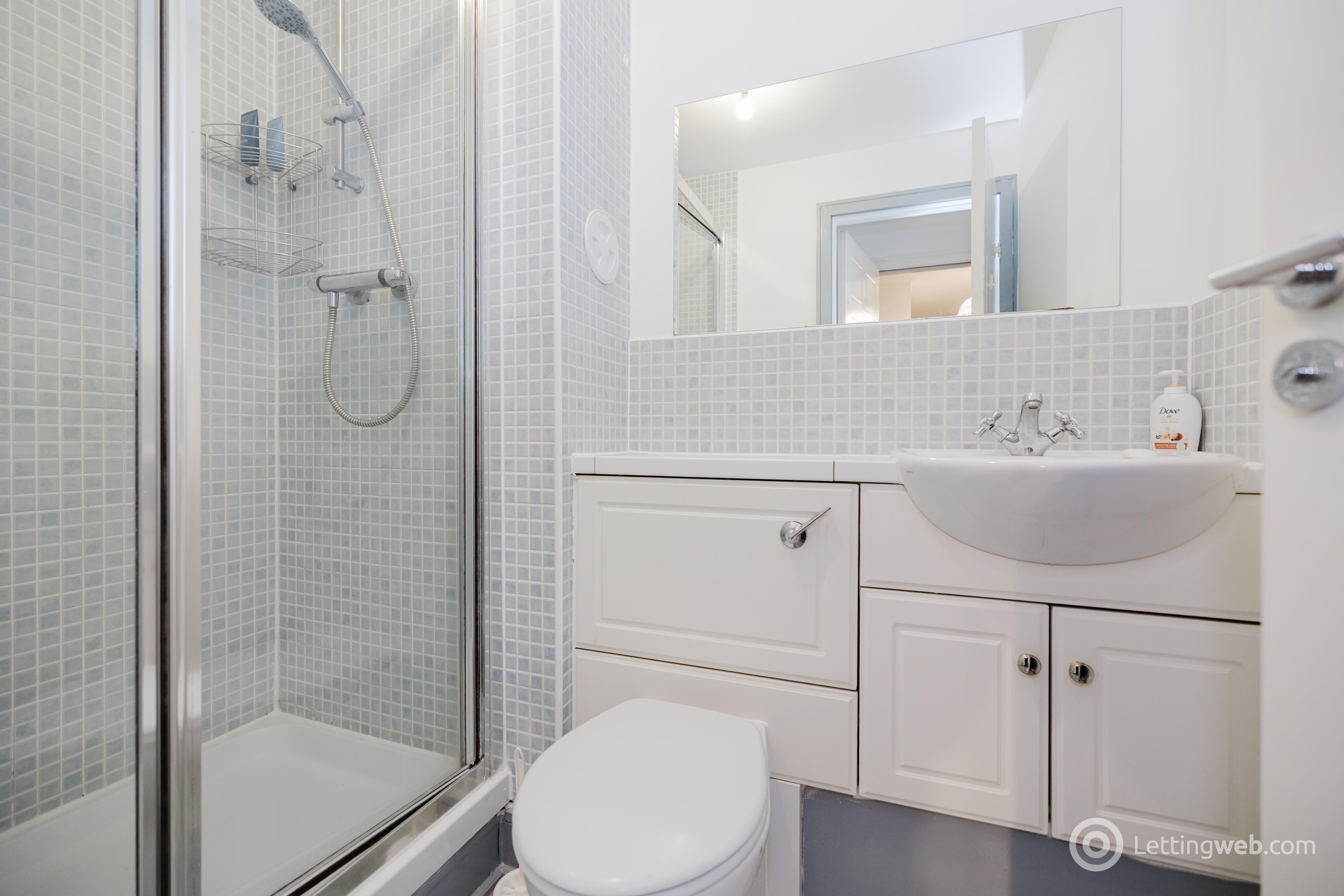 Property to rent in Hopetoun Crescent, Edinburgh, EH7