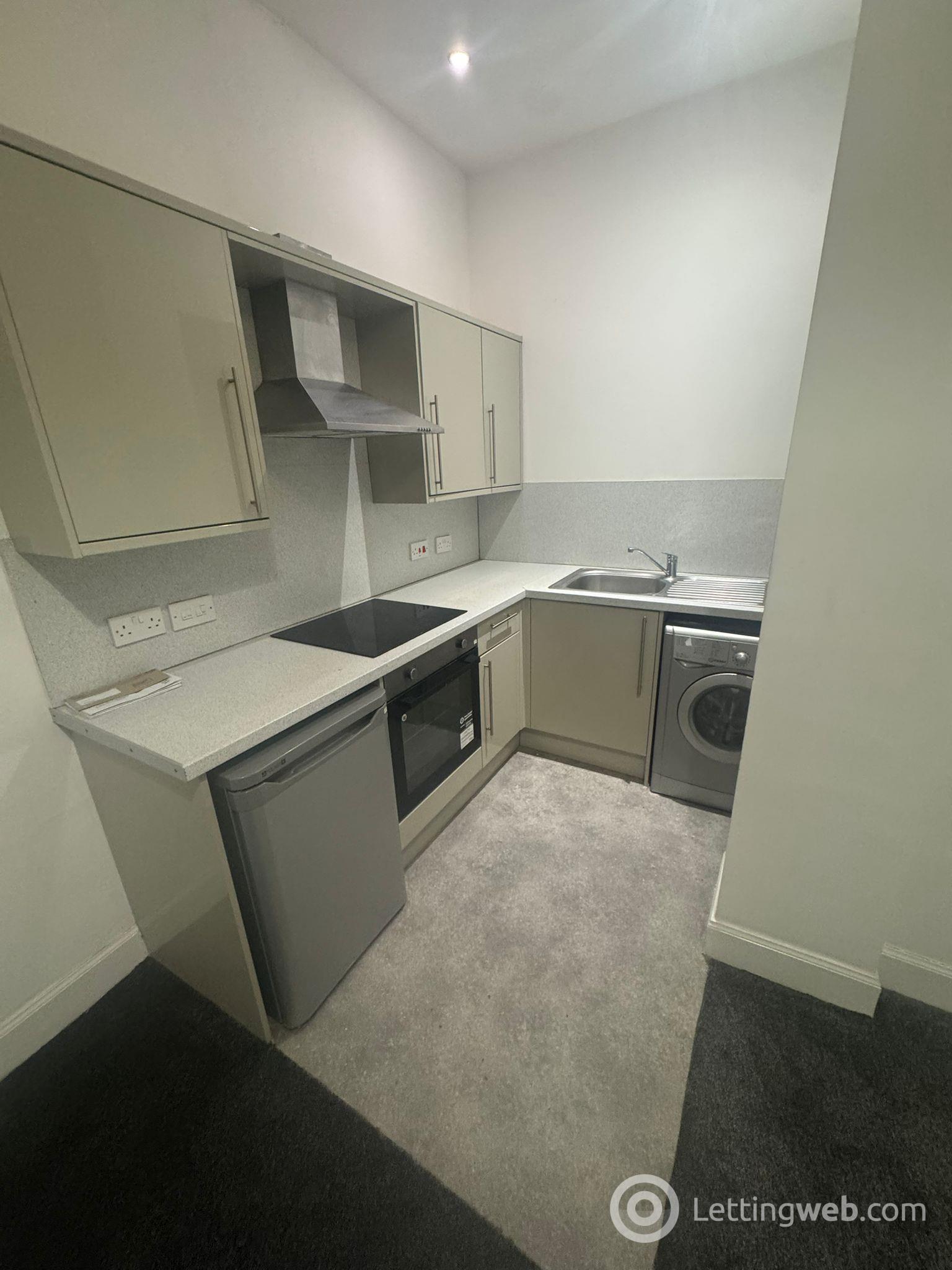 Property to rent in 6 Forfar Road