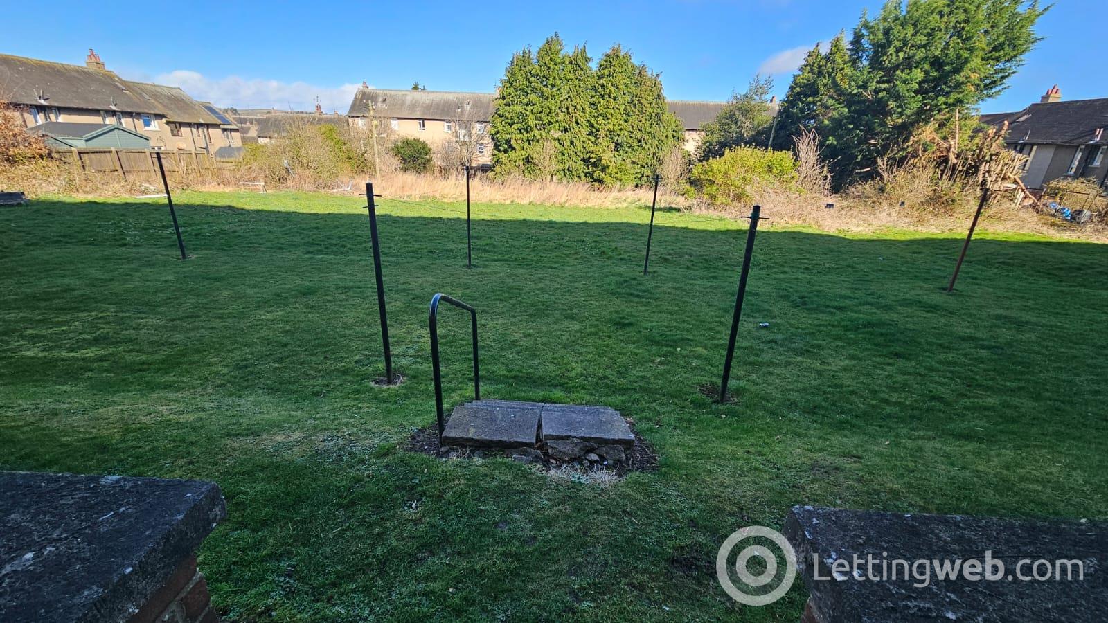 Property to rent in 22 Balerno Street Dundee