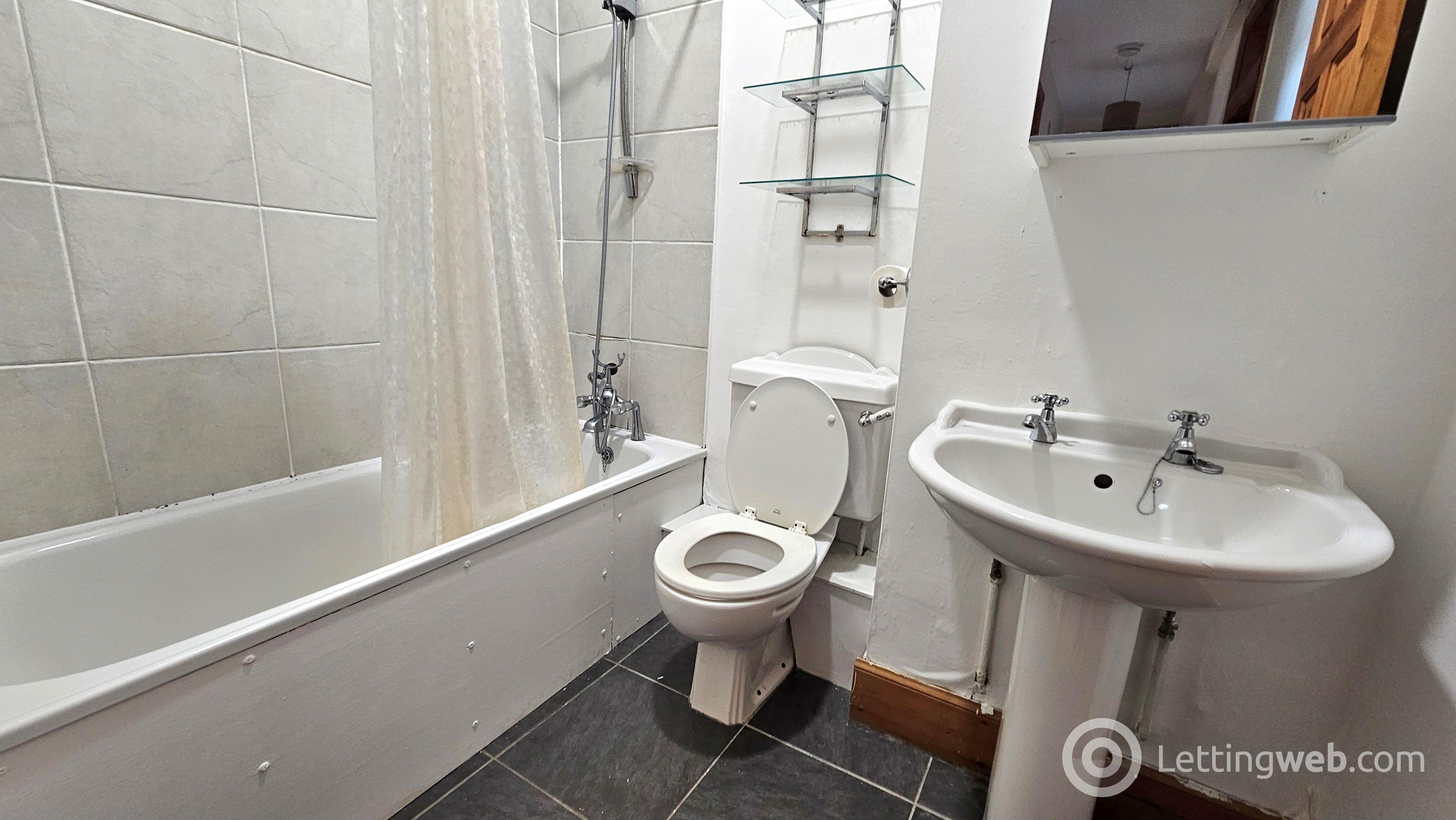 Property to rent in Strathmartine Road, Dundee