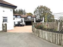 Property to rent in Blueacre 418 Mearns Road Newton Mearns