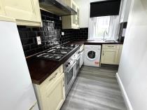 Property to rent in Harefield Drive