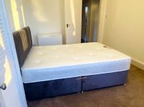 Property to rent in 11 Mannering Road