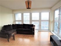 Property to rent in 82 Barrland Street South Side