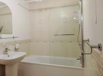 Property to rent in 14 Woodlands Court Woodlands Road Thornliebank