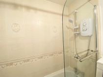 Property to rent in 14 Woodlands Court Woodlands Road Thornliebank