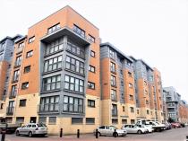 Property to rent in 82 Barrland Street South Side