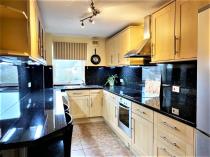 Property to rent in 14 Woodlands Court Woodlands Road Thornliebank