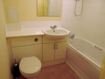 Property to rent in Wallace Street