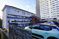 Property to rent in 76 Kennishead Avenue