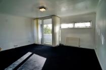 Property to rent in 76 Kennishead Avenue