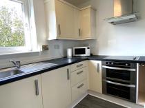 Property to rent in 5 Maxwell Grove