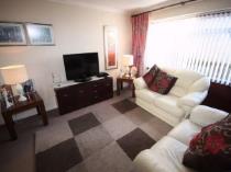 Property to rent in waverly drive