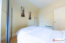 Property to rent in 5 1/L Urquhart Street
