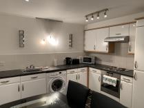 Property to rent in Fonthill Avenue