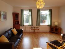 Property to rent in Claremont Gardens