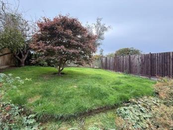 Property to rent in Windsor Gardens, Fife