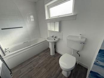 Property to rent in Windsor Gardens, Fife