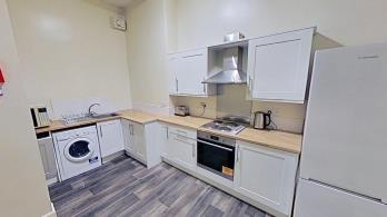 Property to rent in Merchiston Avenue, Edinburgh, EH10