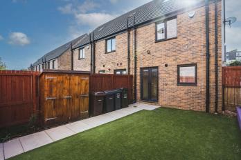 Property to rent in Gretna Mews, Edinburgh, EH6