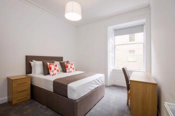 Property to rent in (2f2) Buccleuch Terrace, Edinburgh, EH8