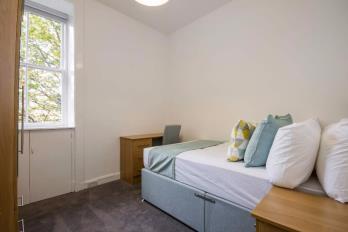 Property to rent in (2f2) Buccleuch Terrace, Edinburgh, EH8