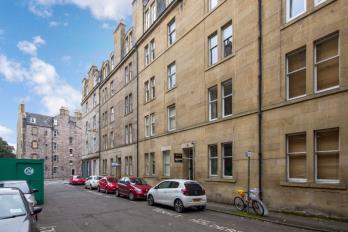 Property to rent in (2f2) Buccleuch Terrace, Edinburgh, EH8