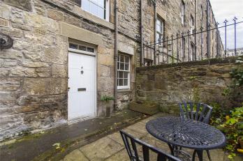 Property to rent in Cumberland Street Lane North East, Edinburgh, EH3